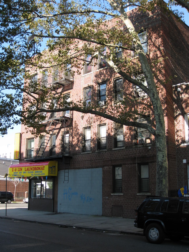 482 Riverdale Ave in Brooklyn, NY - Building Photo - Building Photo