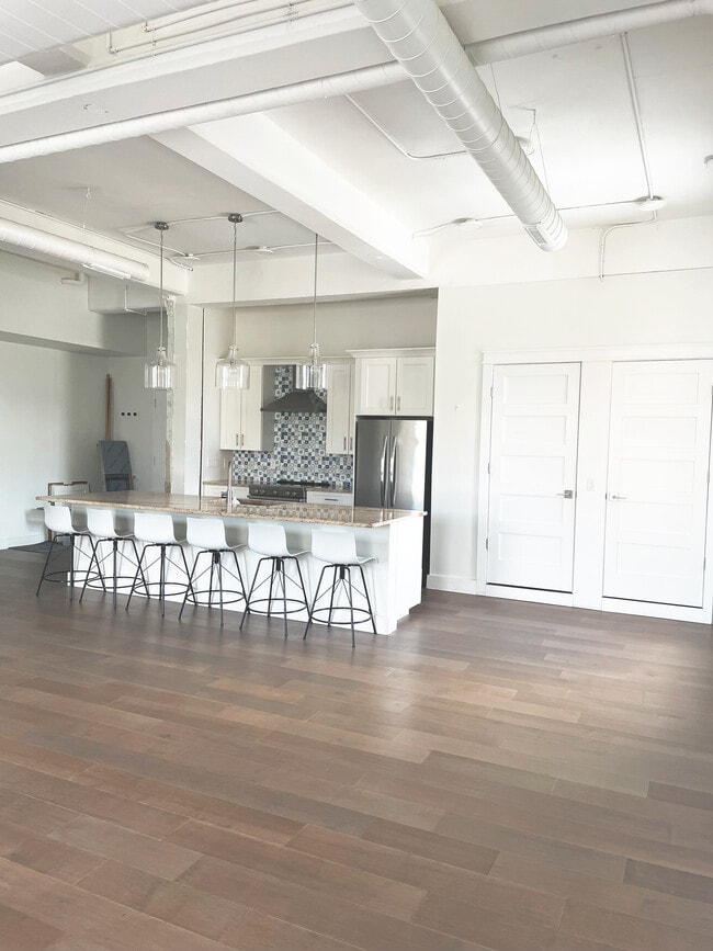 117 W Water St, Unit 201 in Painted Post, NY - Building Photo - Building Photo