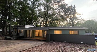 2106 Evans Ave NW in Huntsville, AL - Building Photo - Building Photo