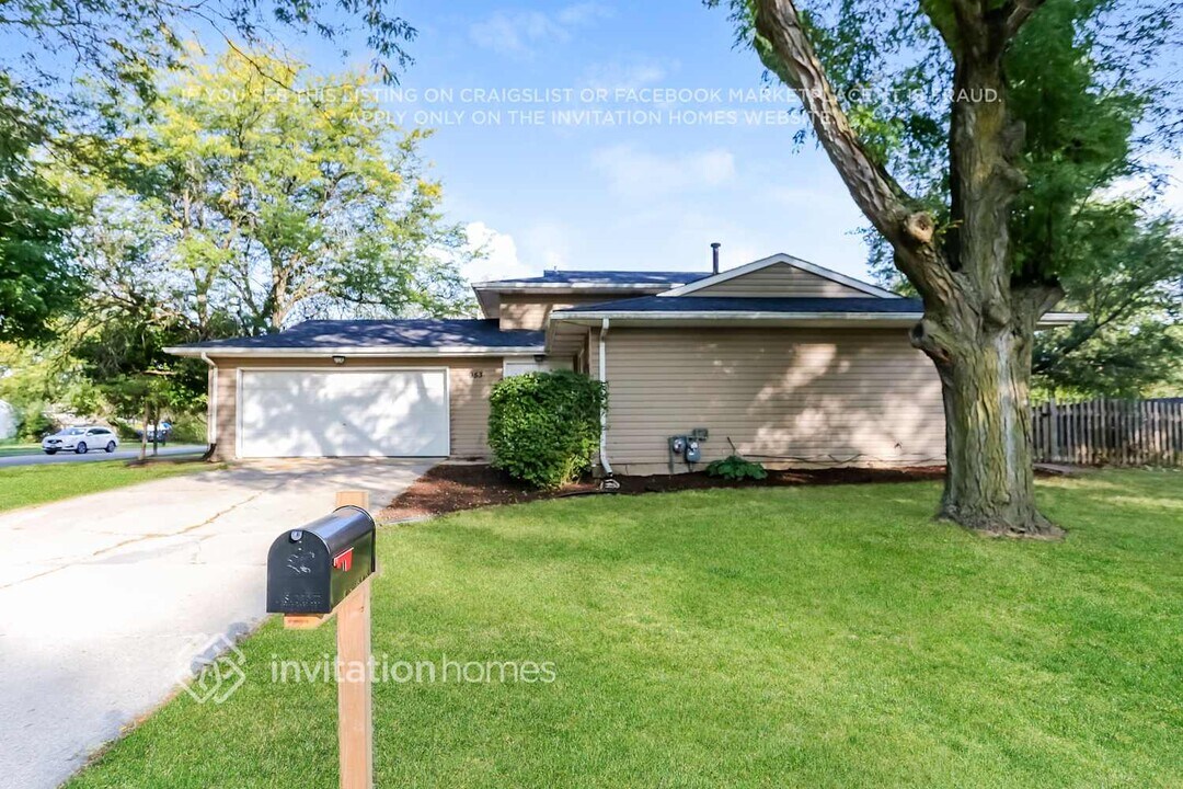 953 Surrey Ct in Joliet, IL - Building Photo