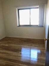 145 Central St, Unit 10 in Stoneham, MA - Building Photo - Building Photo