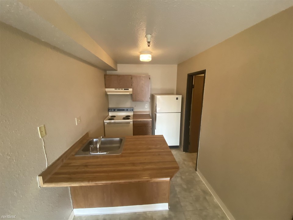 160 Park St-Unit -Apt 315 in Reno, NV - Building Photo