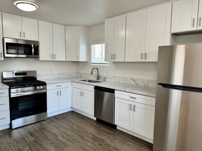 property at 1016 Coleen Ct