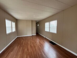 12632 Orange Lk Dr in Thonotosassa, FL - Building Photo - Building Photo