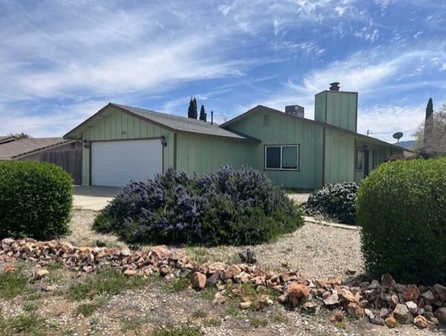 19730 Kid Pl in Tehachapi, CA - Building Photo - Building Photo
