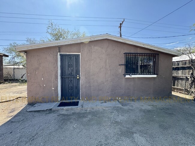 property at 425 W Columbia St