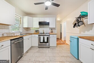 595 S Poplar St in Athens, GA - Building Photo - Building Photo