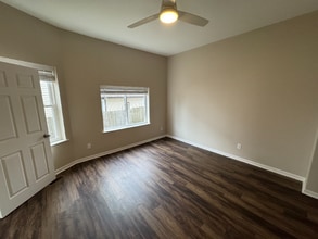 1011 S 11th St in Milwaukee, WI - Foto de edificio - Building Photo