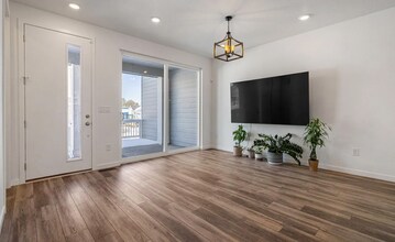 7485 W Asbury Ln in Lakewood, CO - Building Photo - Building Photo