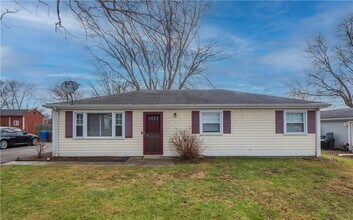 10 Reardon Dr in Middletown, RI - Building Photo - Building Photo