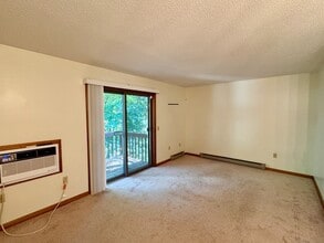 37 E Albert St in Torrington, CT - Building Photo - Building Photo