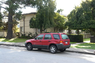 600 19th Ave in San Mateo, CA - Building Photo - Building Photo