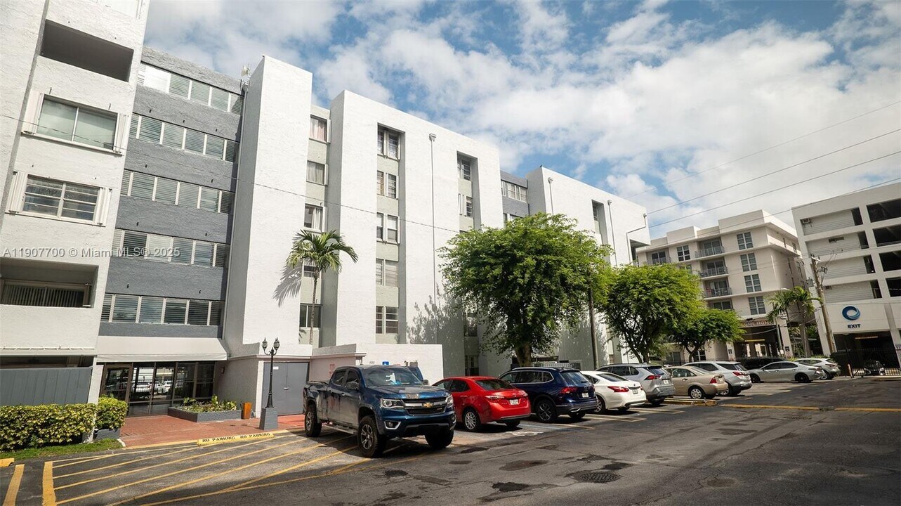 750 NW 43rd Ave in Miami, FL - Building Photo