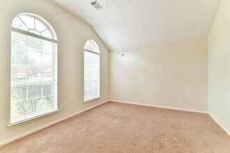 17606 Glenwolf Dr in Houston, TX - Building Photo - Building Photo