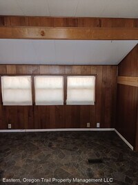 2504 Empire Dr photo'