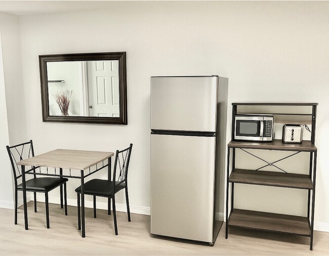 2004 Fort Pemberton Ct in Dumfries, VA - Foto de edificio - Building Photo