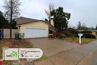 1232 Hawthorne Ave in Redding, CA - Building Photo - Building Photo