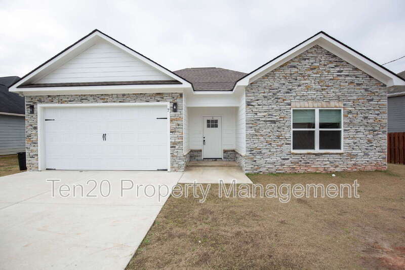 7 Lemon Wy in Phenix City, AL - Building Photo