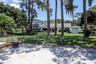 1608 Lake Clay Dr in Lake Placid, FL - Foto de edificio - Building Photo