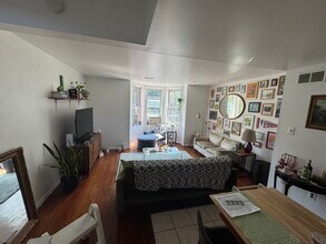 1522 S 13th St, Unit 2nd floor in Philadelphia, PA - Foto de edificio - Building Photo