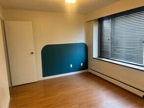 2465 W 5th Ave in Vancouver, BC - Building Photo - Building Photo