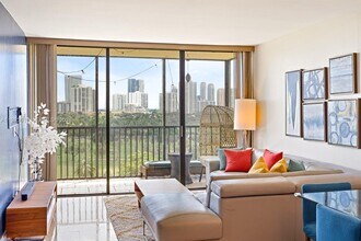 20335 W Country Club Dr in Aventura, FL - Building Photo - Building Photo