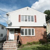 71 Barbara St in Bloomfield, NJ - Building Photo