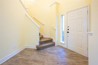 1501 Van Horn Dr in Round Rock, TX - Foto de edificio - Building Photo