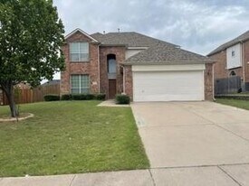 1740 Hidden Brook Dr in Grand Prairie, TX - Building Photo