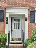 688 E Fox Hills Dr in Bloomfield Hills, MI - Building Photo