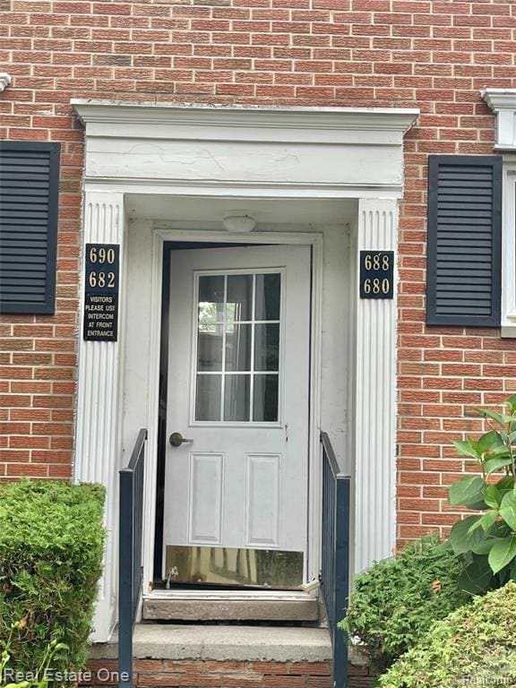 property at 688 E Fox Hills Dr