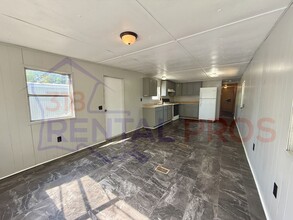 266 Main St in Dubach, LA - Foto de edificio - Building Photo