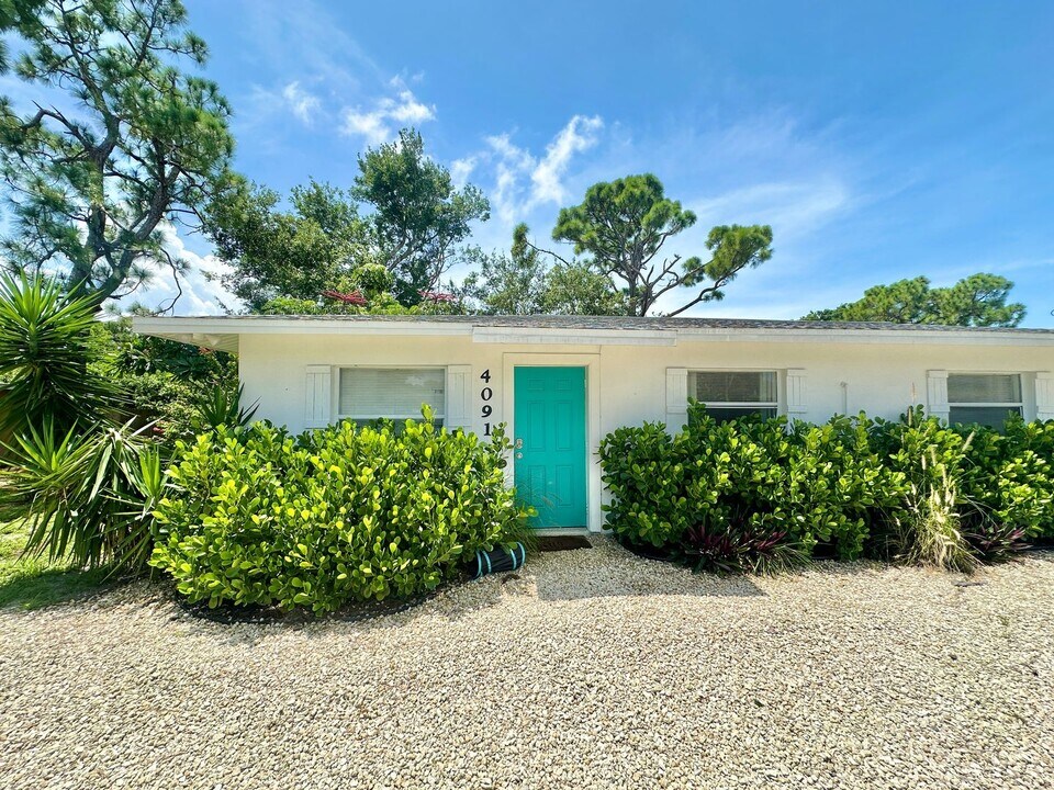 4093 Springs Ln-Unit -#4091 in Bonita Springs, FL - Foto de edificio