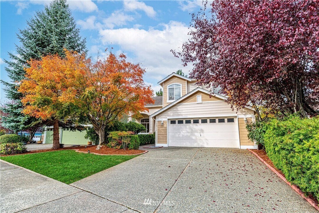 24910 SE 41st Dr in Issaquah, WA - Building Photo