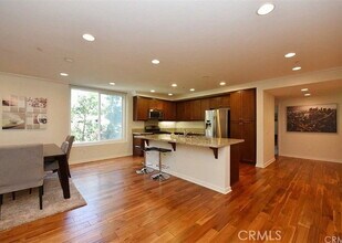 533 Rockefeller in Irvine, CA - Building Photo - Building Photo