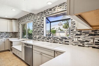 2140 E Acacia Rd N in Palm Springs, CA - Building Photo - Building Photo