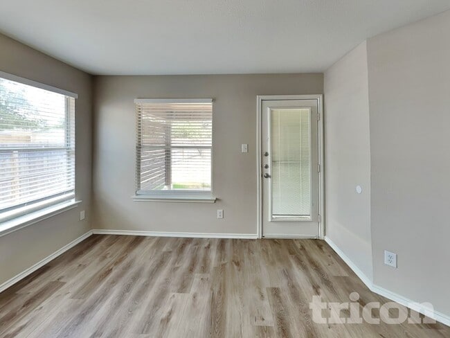 231 Cardinal Way in San Antonio, TX - Building Photo - Building Photo