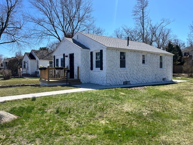 540 Vauxhall St in New London, CT - Building Photo - Building Photo