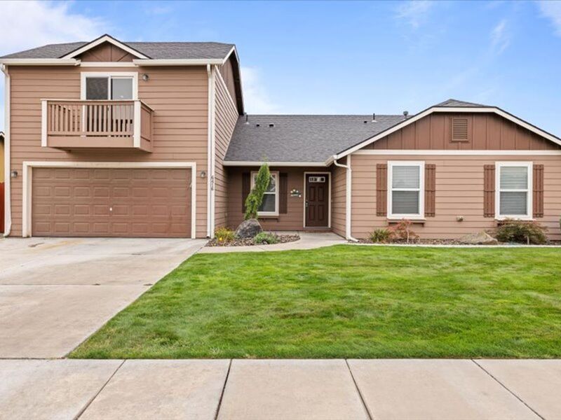 6416 Three Rivers Dr in Pasco, WA - Building Photo
