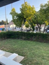 1302 N Chester Ave in Inglewood, CA - Foto de edificio - Building Photo