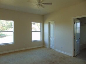 146 Mistletoe Dr in Marble Falls, TX - Building Photo - Building Photo