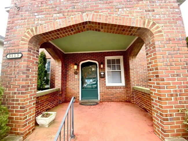 5115-B Huntington Ave in Newport News, VA - Building Photo - Building Photo