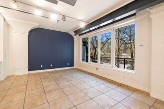300 NW 8th Ave in Portland, OR - Building Photo - Building Photo