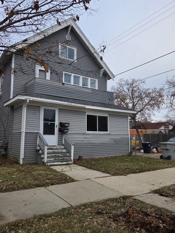 property at 2422 W Concordia Ave
