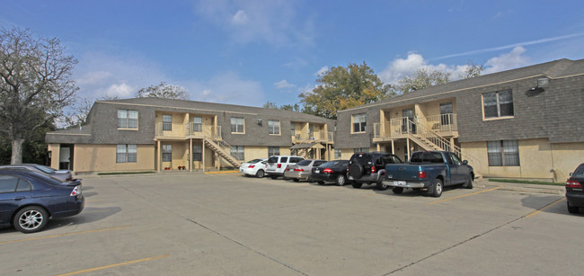 Hickory House in Denton, TX - Foto de edificio - Building Photo