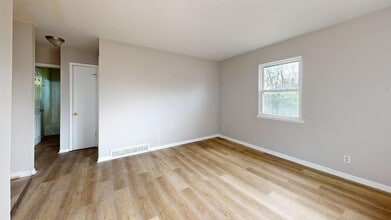 1694 Manchester Rd in Akron, OH - Building Photo - Building Photo