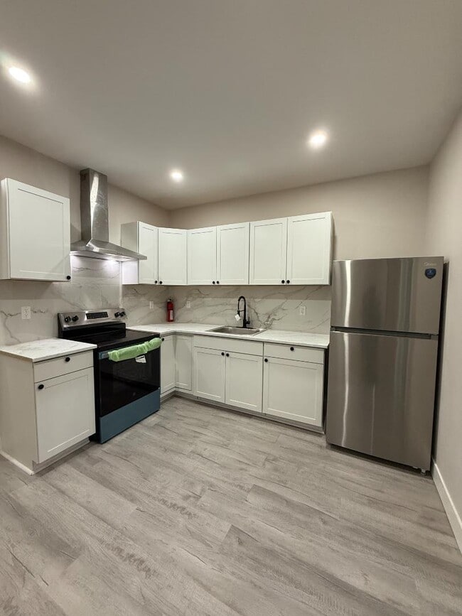 property at 30 Slingerland St