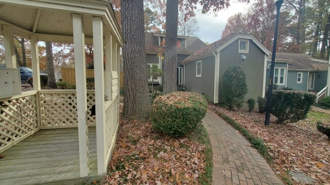 5927 Sentinel Dr in Raleigh, NC - Building Photo - Building Photo