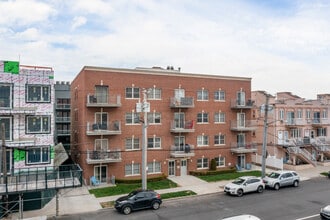 1-92 Beach 102nd St in Rockaway Park, NY - Building Photo - Building Photo