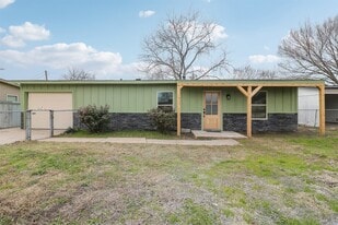 1211 Gate Ln Dr in Mesquite, TX - Building Photo